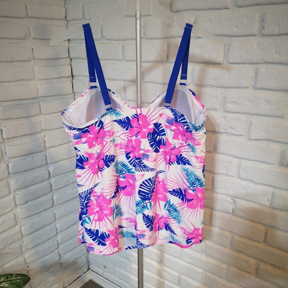 Nass-eau Ladies Size 1X White/Pink/Navy Flower Pattern Tankini Top - Picture 2 of 7